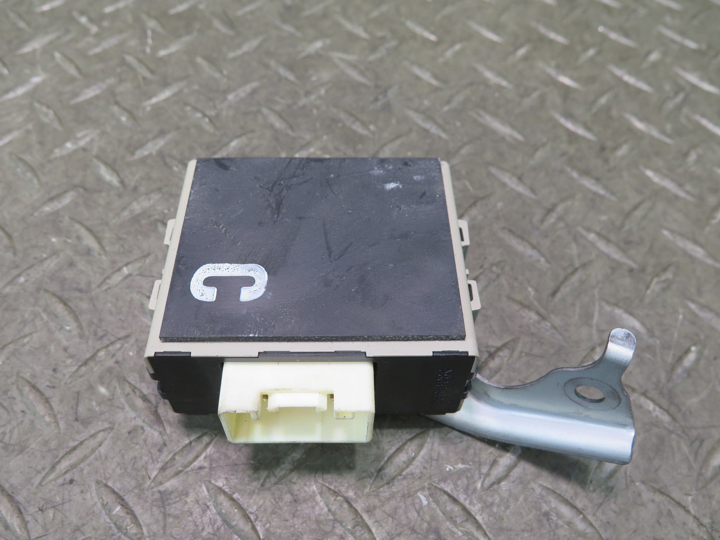 2010-2013 Lexus URJ150L GX460 Turn Signal Flasher Computer Control Module