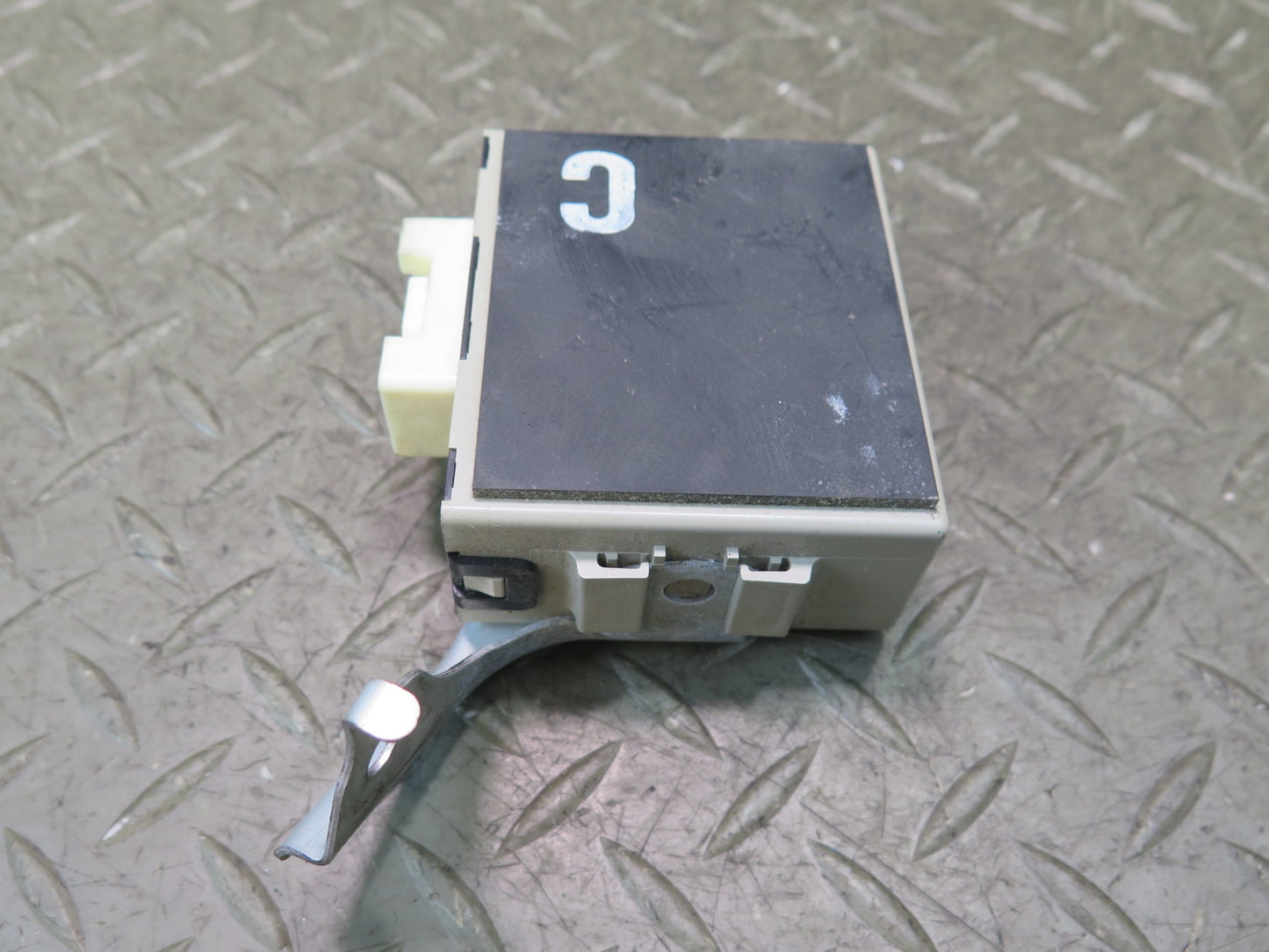 2010-2013 Lexus URJ150L GX460 Turn Signal Flasher Computer Control Module