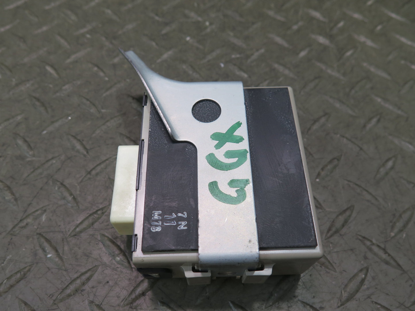 2010-2013 Lexus URJ150L GX460 Turn Signal Flasher Computer Control Module