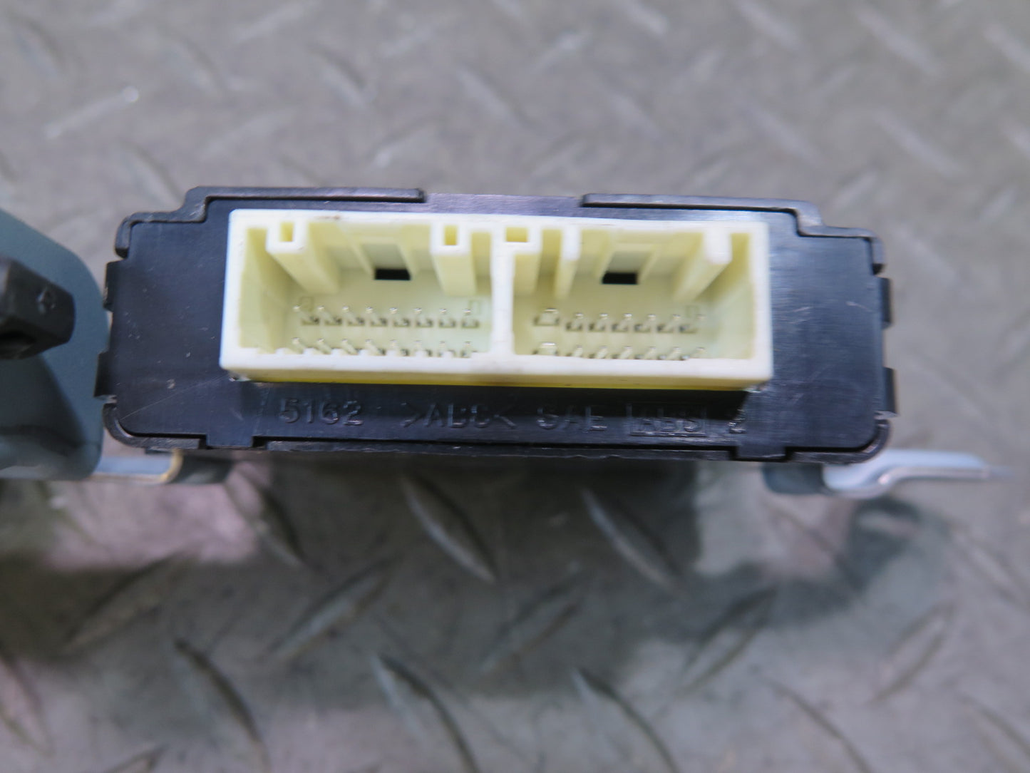 2010-2013 Lexus URJ150L GX460 Right Door Mirror Memory Control Module