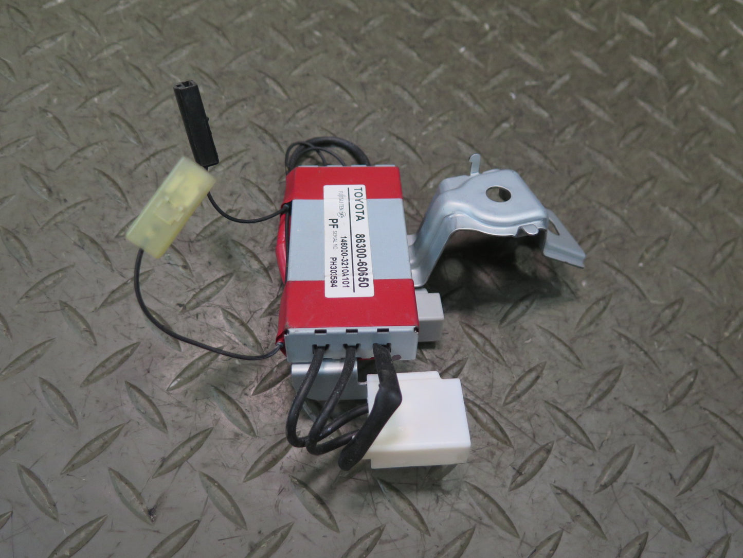 2010-2013 Lexus URJ150L GX460 Antenna Amplifier Control Module Unit