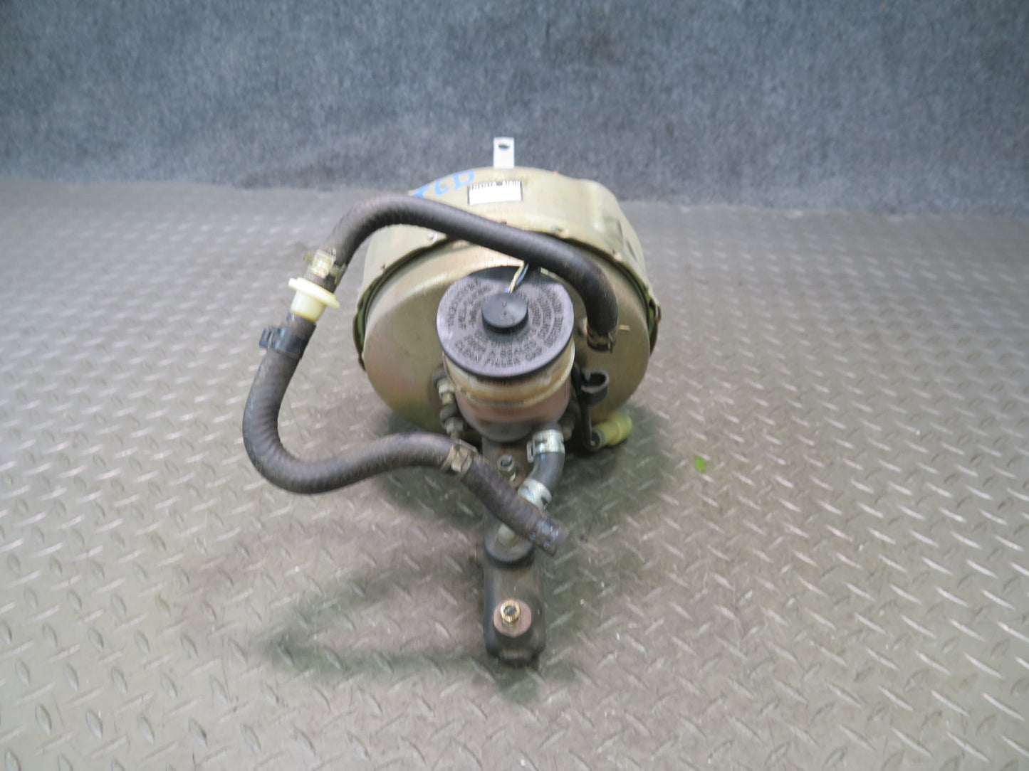 85-88 Toyota Cressida MX73 Brake Master Cylinder Booster Fluid Reservoir OEM