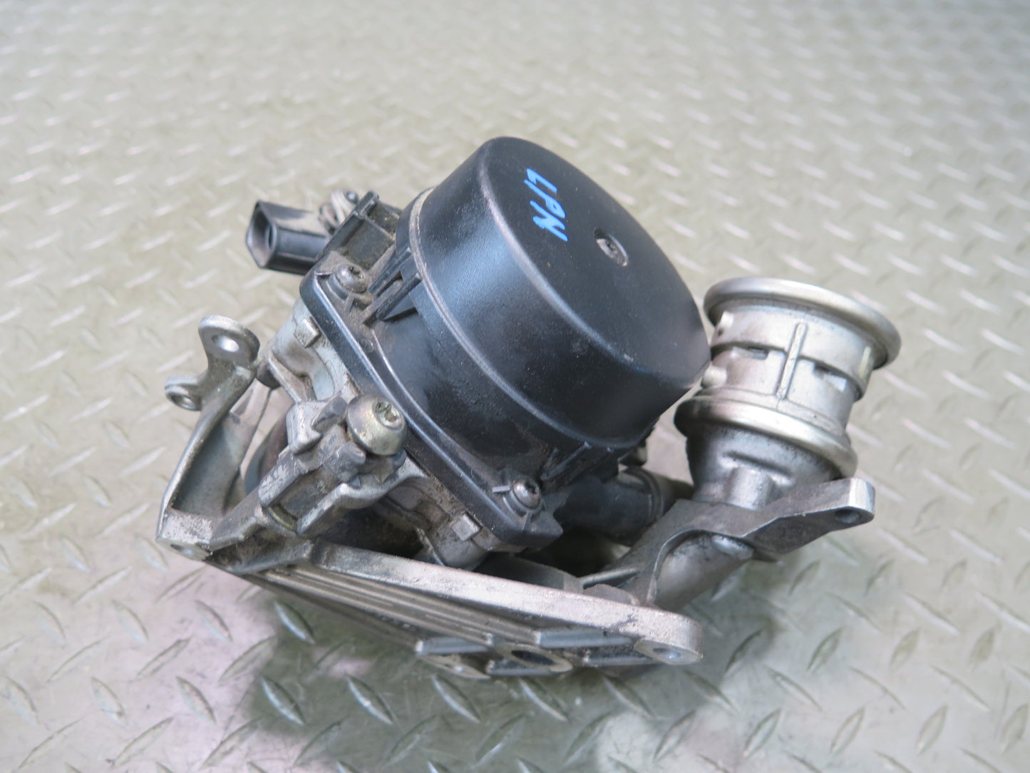 1999 Porsche 911 996 Secondary Air Injection Smog Pump w Bracket 19k Miles
