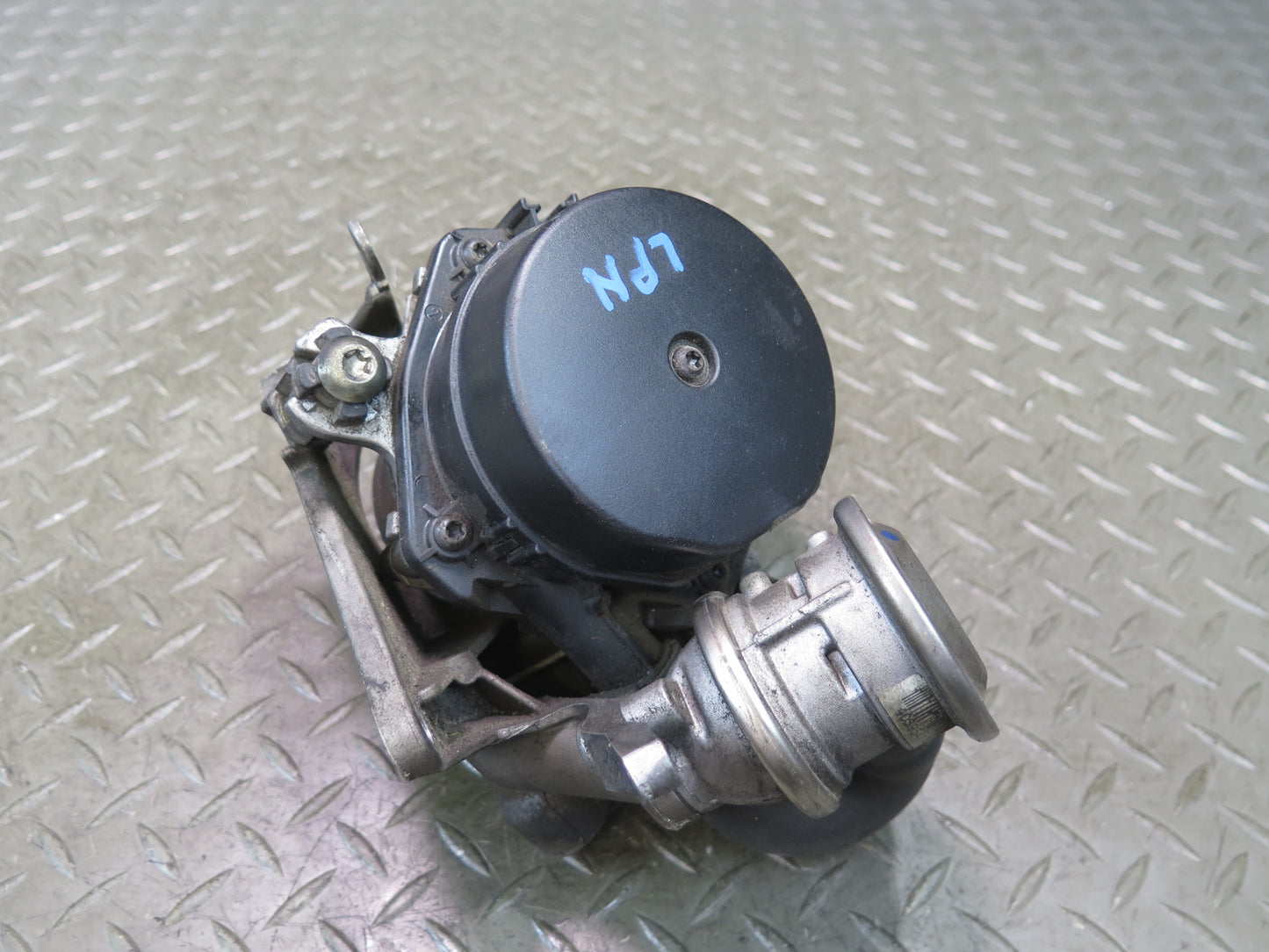 1999 Porsche 911 996 Secondary Air Injection Smog Pump w Bracket 19k Miles