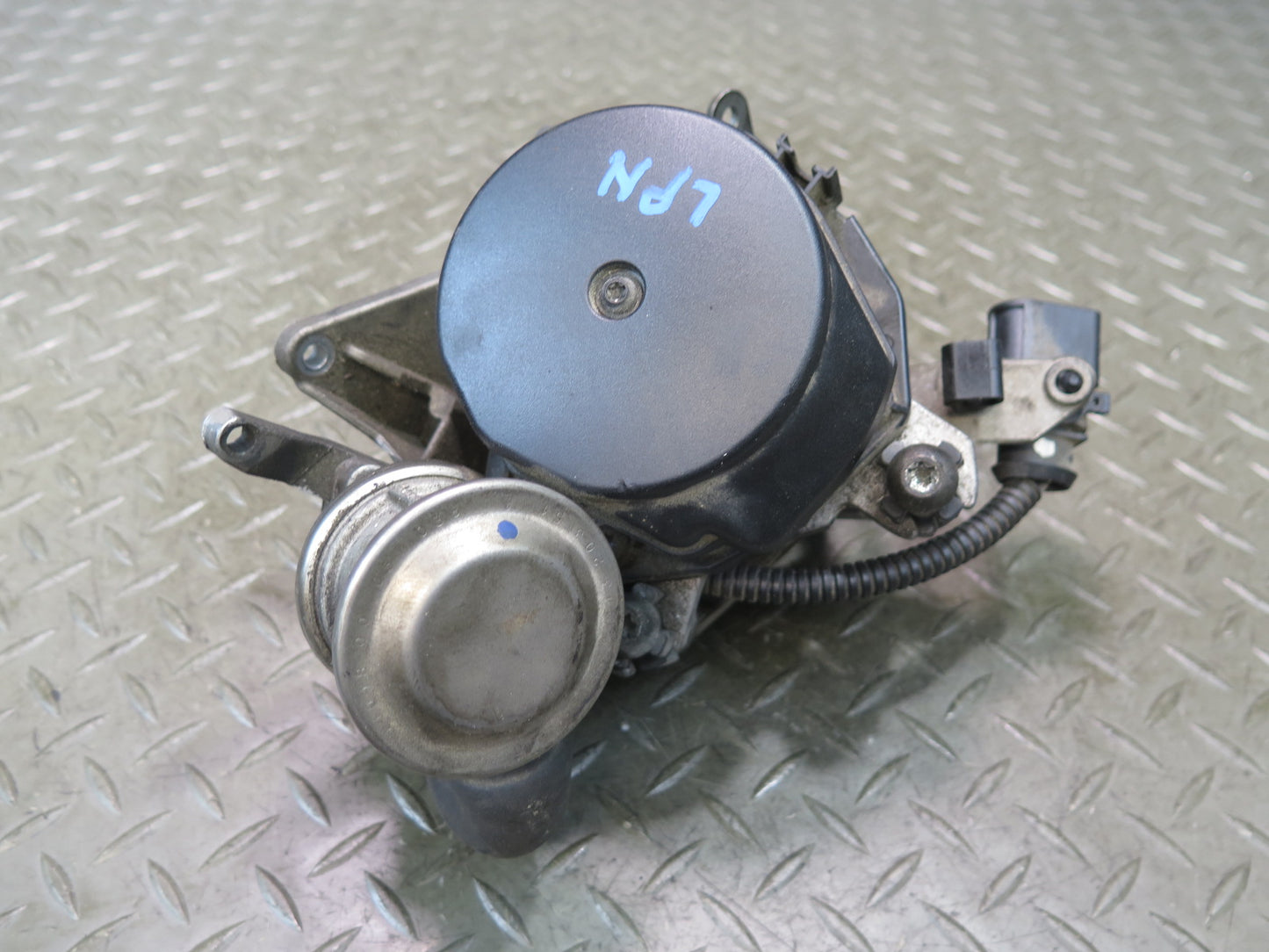 1999 Porsche 911 996 Secondary Air Injection Smog Pump w Bracket 19k Miles