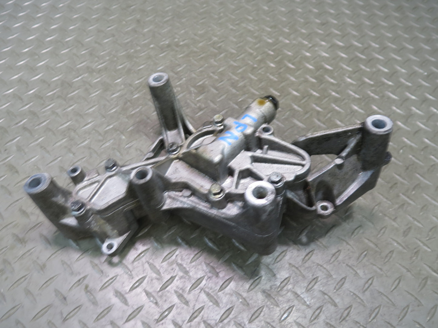 1999 Porsche 911 996 Engine Motor Oil Pump 9971071124R 19k Miles