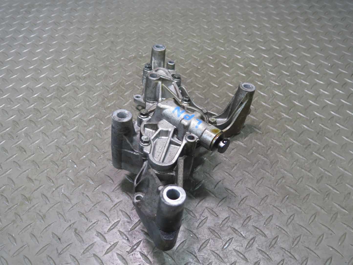 1999 Porsche 911 996 Engine Motor Oil Pump 9971071124R 19k Miles