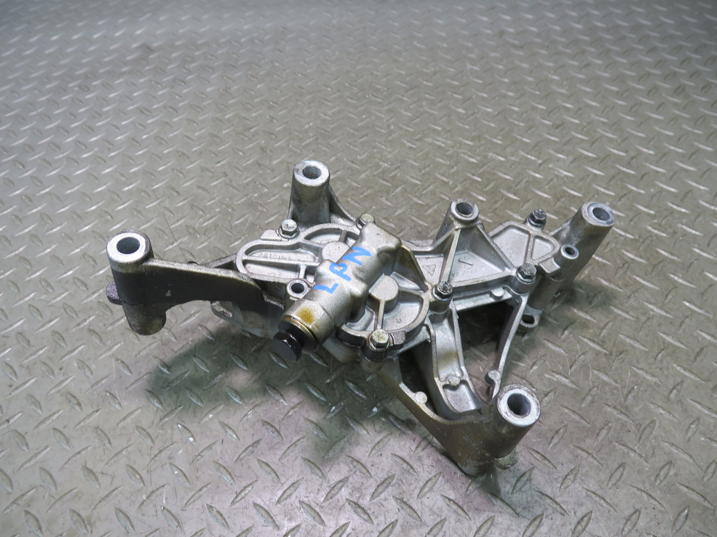 1999 Porsche 911 996 Engine Motor Oil Pump 9971071124R 19k Miles