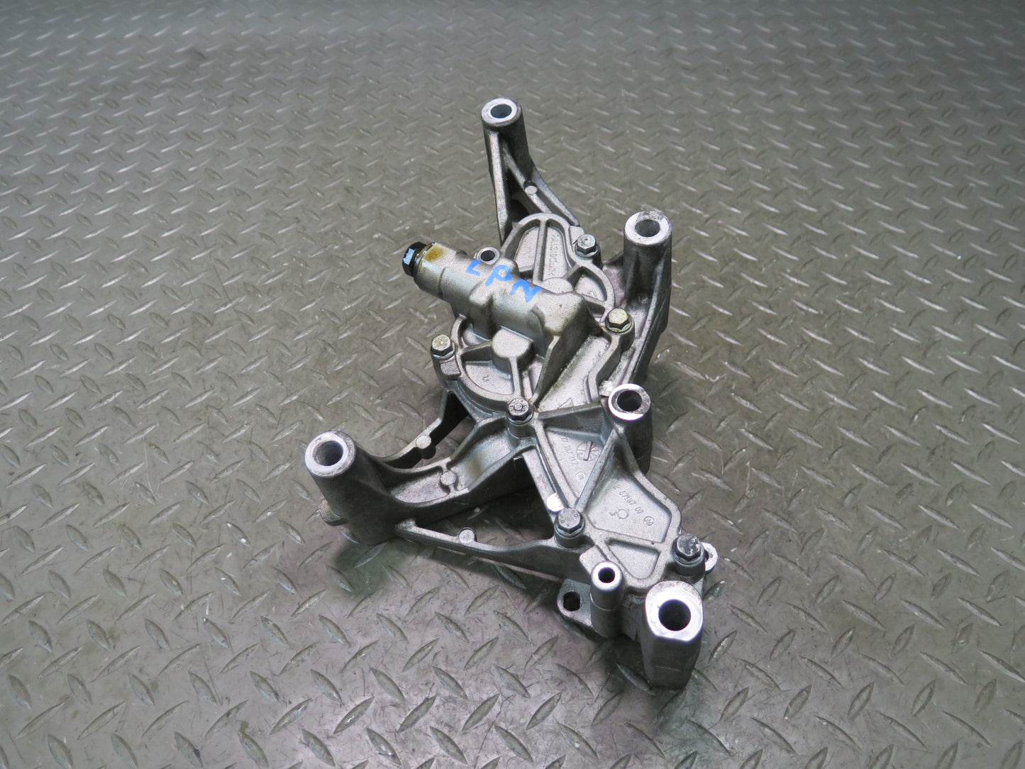 1999 Porsche 911 996 Engine Motor Oil Pump 9971071124R 19k Miles