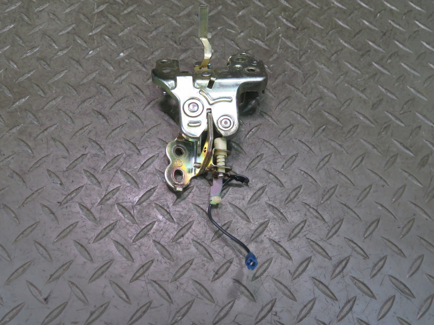 85-88 Toyota Cressida MX73 Sedan Rear Trunk Lid Lock Latch 45K Miles OEM