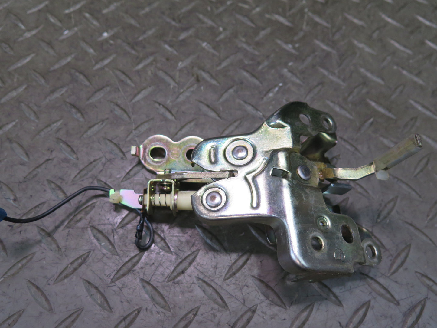 85-88 Toyota Cressida MX73 Sedan Rear Trunk Lid Lock Latch 45K Miles OEM