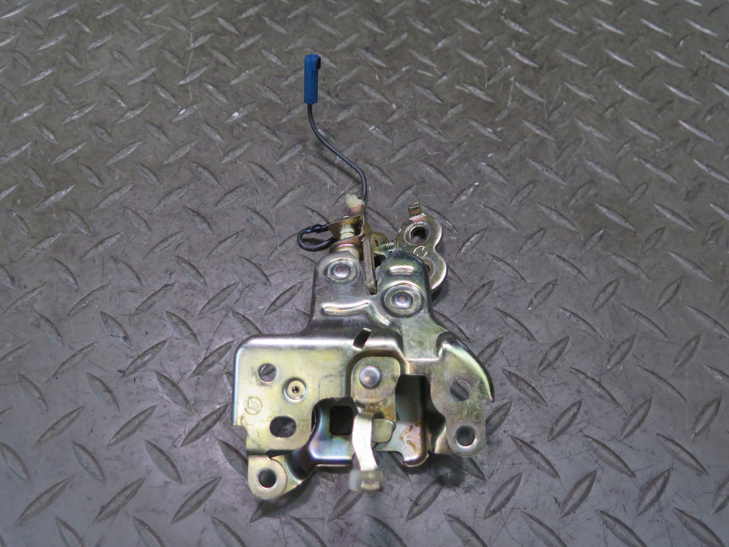 85-88 Toyota Cressida MX73 Sedan Rear Trunk Lid Lock Latch 45K Miles OEM