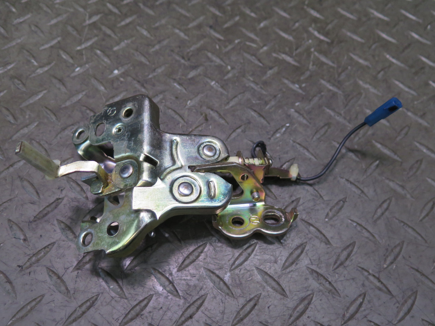 85-88 Toyota Cressida MX73 Sedan Rear Trunk Lid Lock Latch 45K Miles OEM