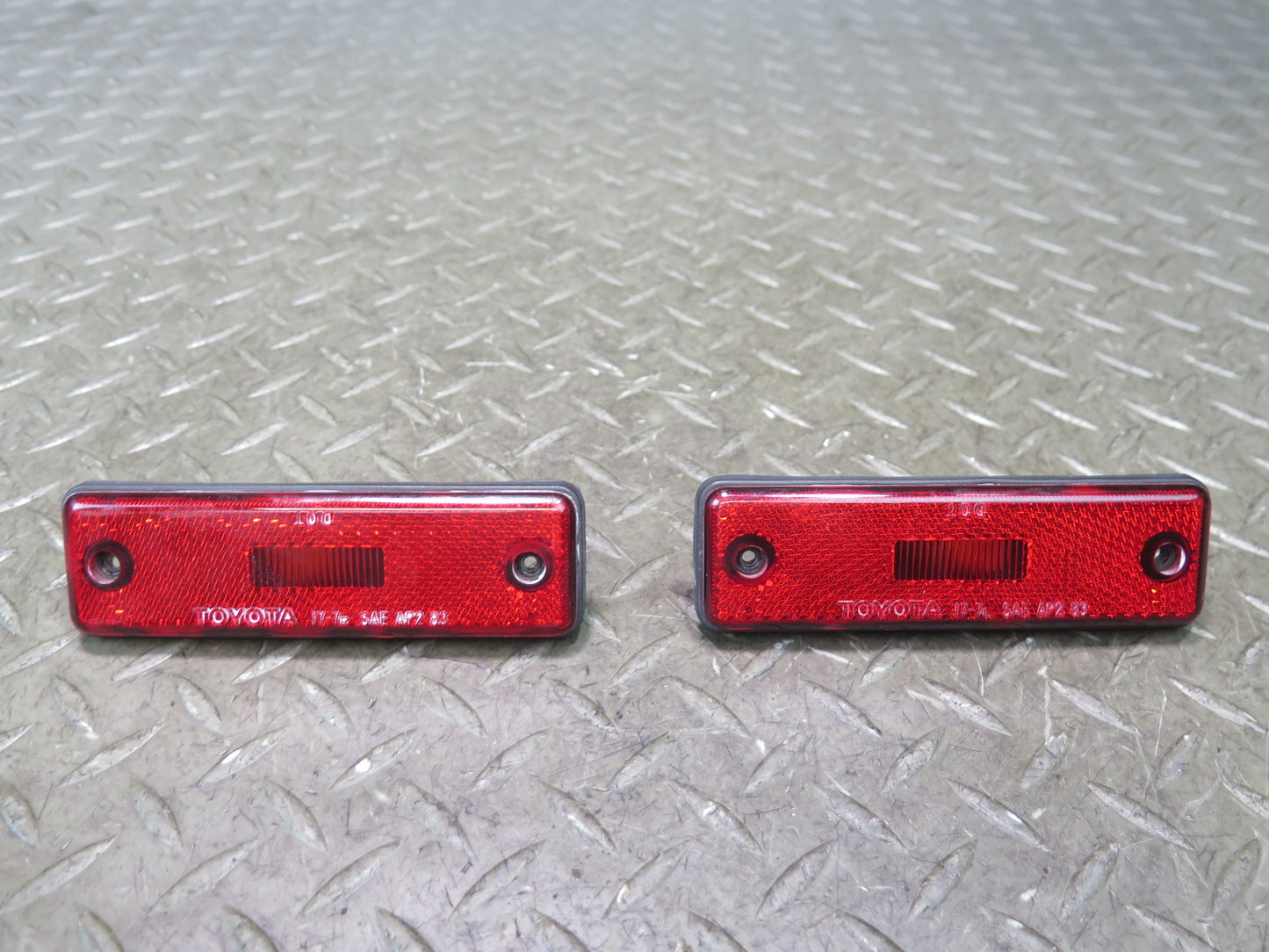 84-86 Toyota Cressida MX73 Rear Left & Right Fender Marker Light Lamp Set OEM