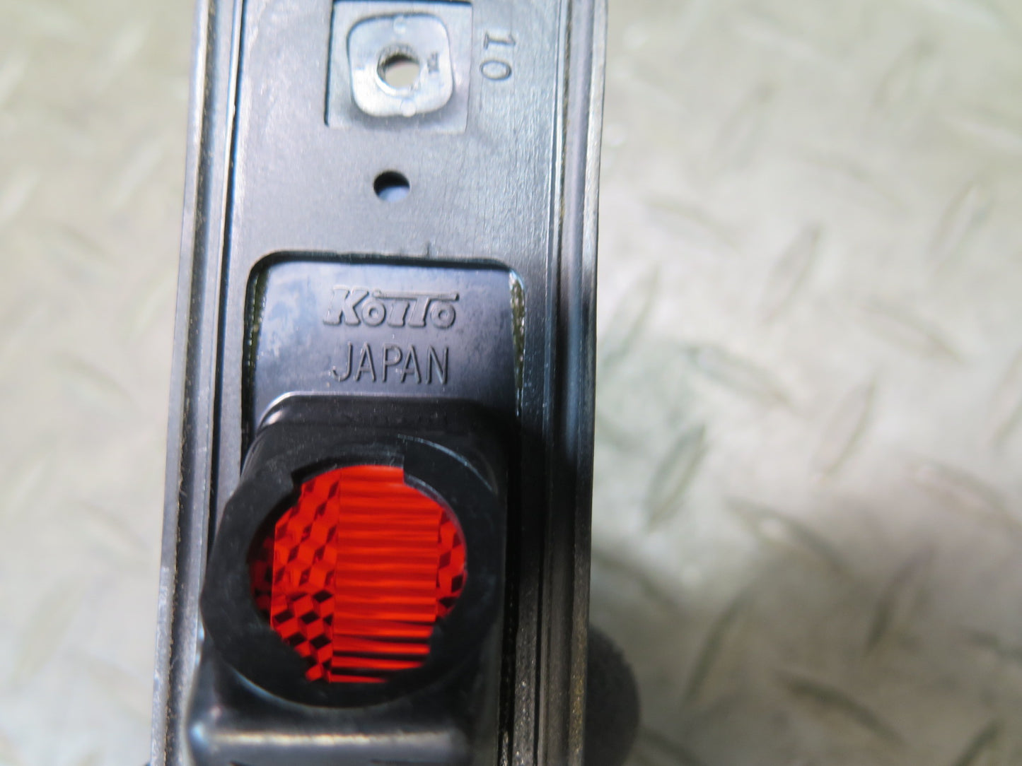 84-86 Toyota Cressida MX73 Rear Left & Right Fender Marker Light Lamp Set OEM