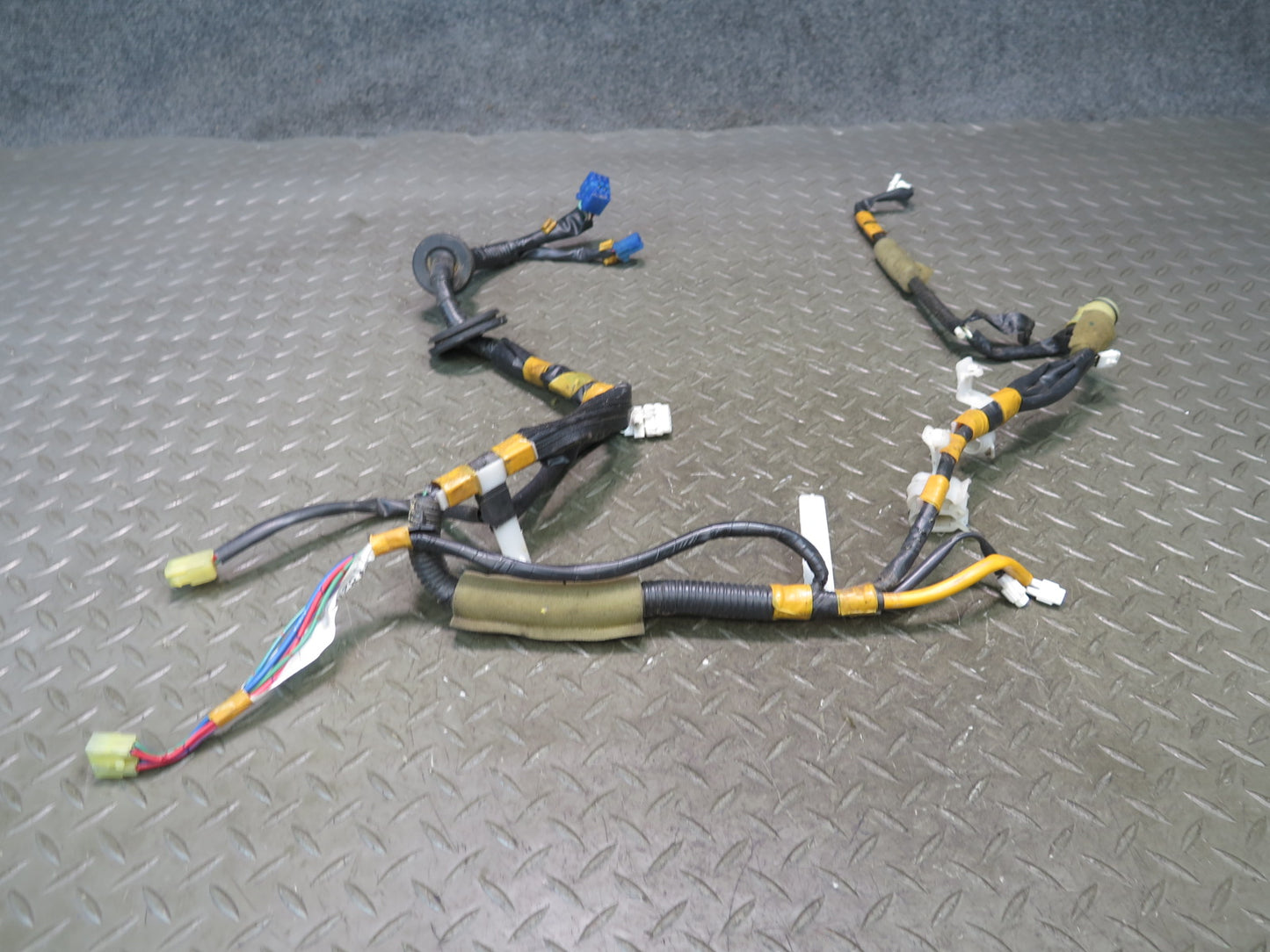 85-86 Toyota Cressida MX73 Sedan Front Right Door Wire Wiring Harness OEM