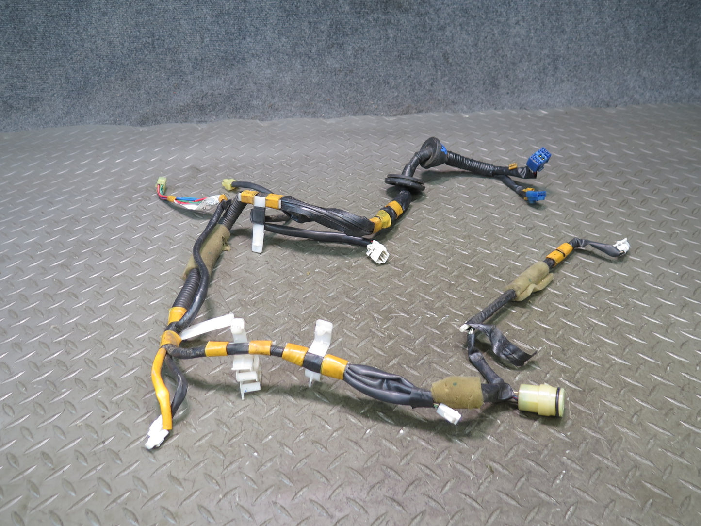 85-86 Toyota Cressida MX73 Sedan Front Right Door Wire Wiring Harness OEM