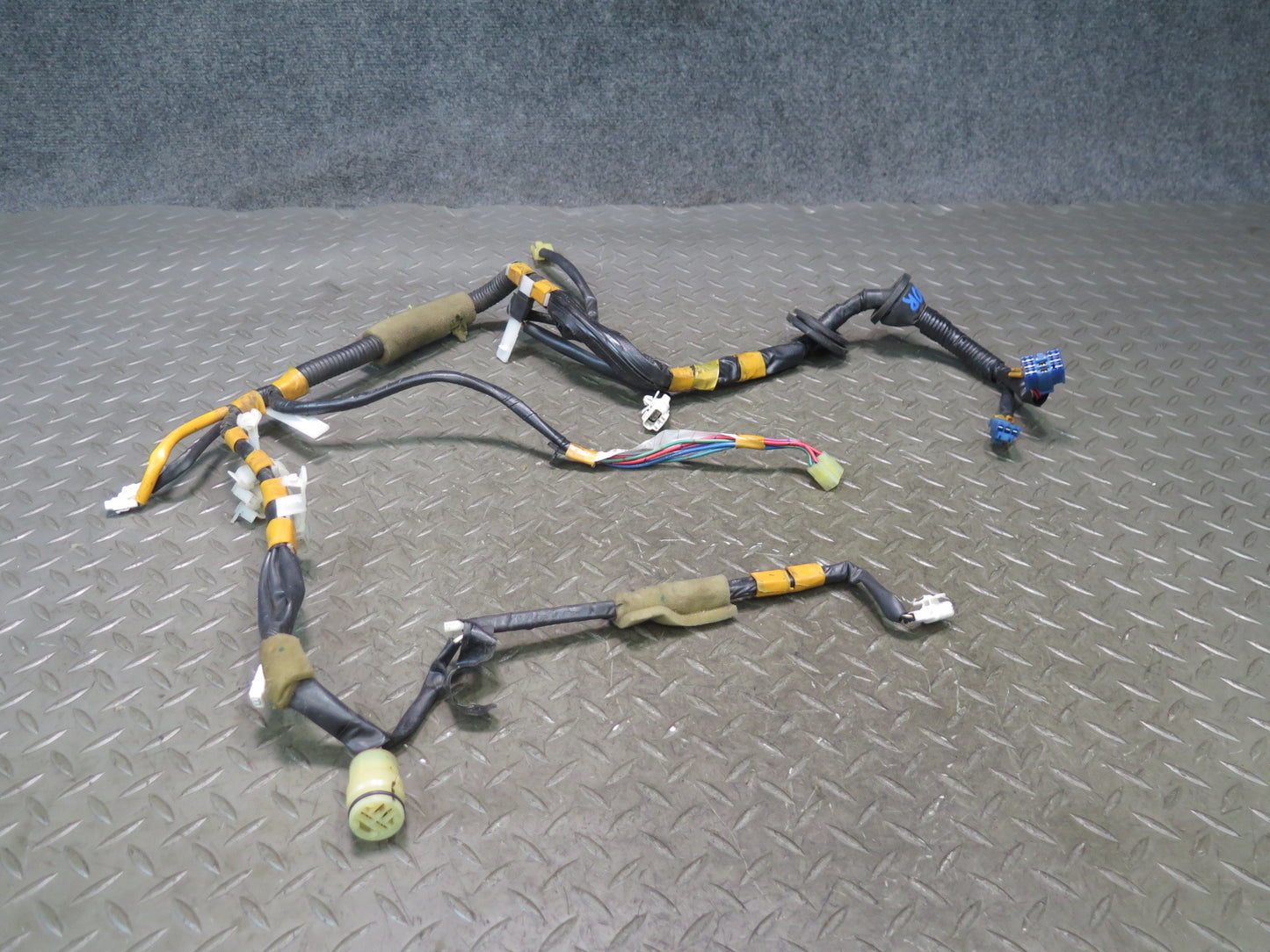 85-86 Toyota Cressida MX73 Sedan Front Right Door Wire Wiring Harness OEM