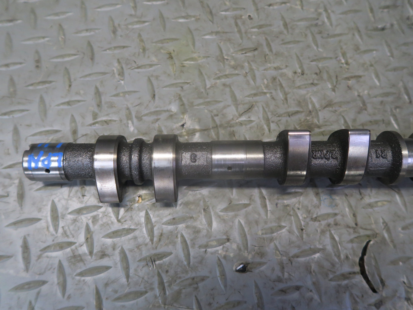 1999 Porsche 911 996 Left Engine Exhaust Camshaft w Sprocket 19k Miles