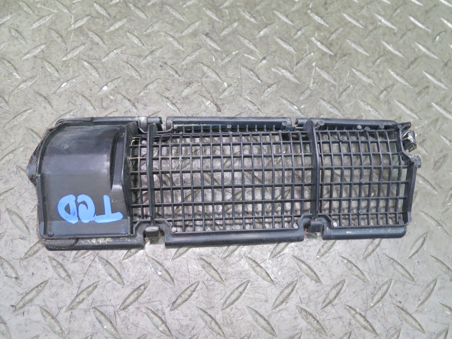 84-86 Toyota Cressida MX73 Front Windshield Cowl Vent Grille Cover Set of 3 OEM
