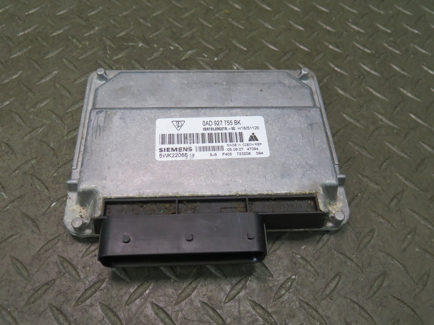 2008-2010 Porsche Cayenne 957 Transfer Case Control Module 0AD927755BK