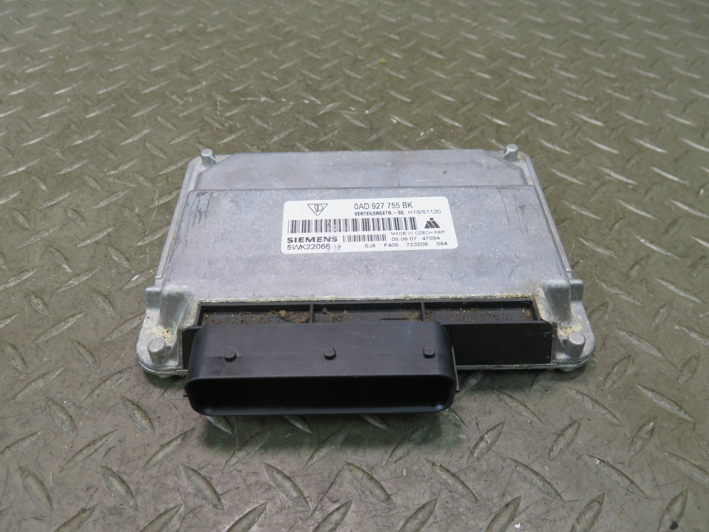 2008-2010 Porsche Cayenne 957 Transfer Case Control Module 0AD927755BK