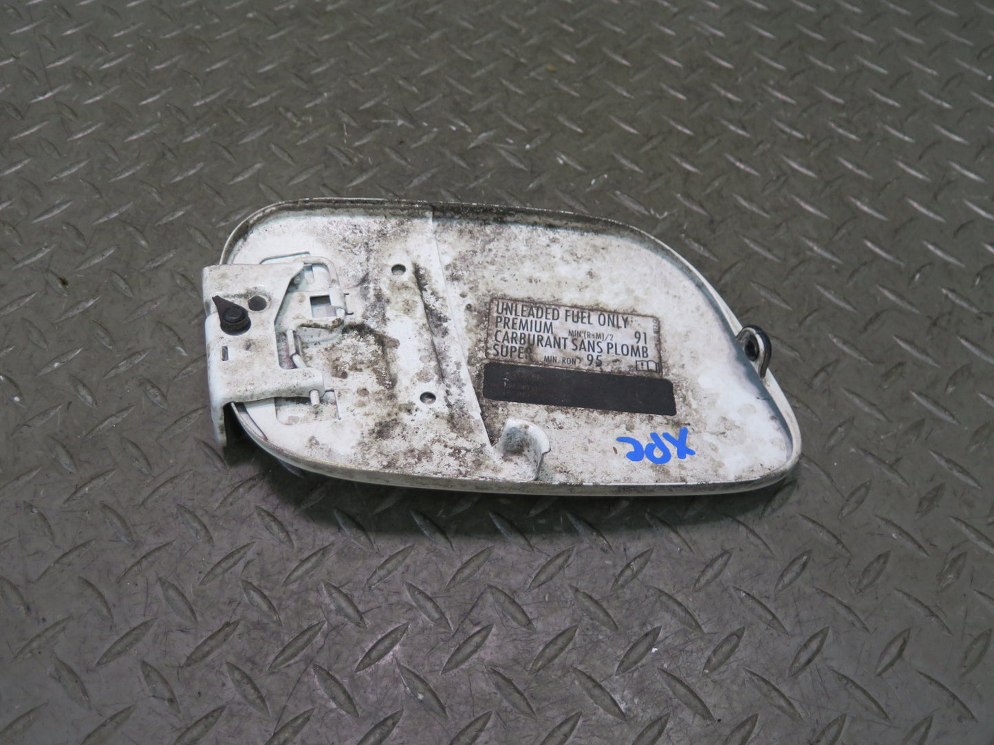 2003-2010 Porsche Cayenne 957 Fuel Tank Filler Door Lid Cover
