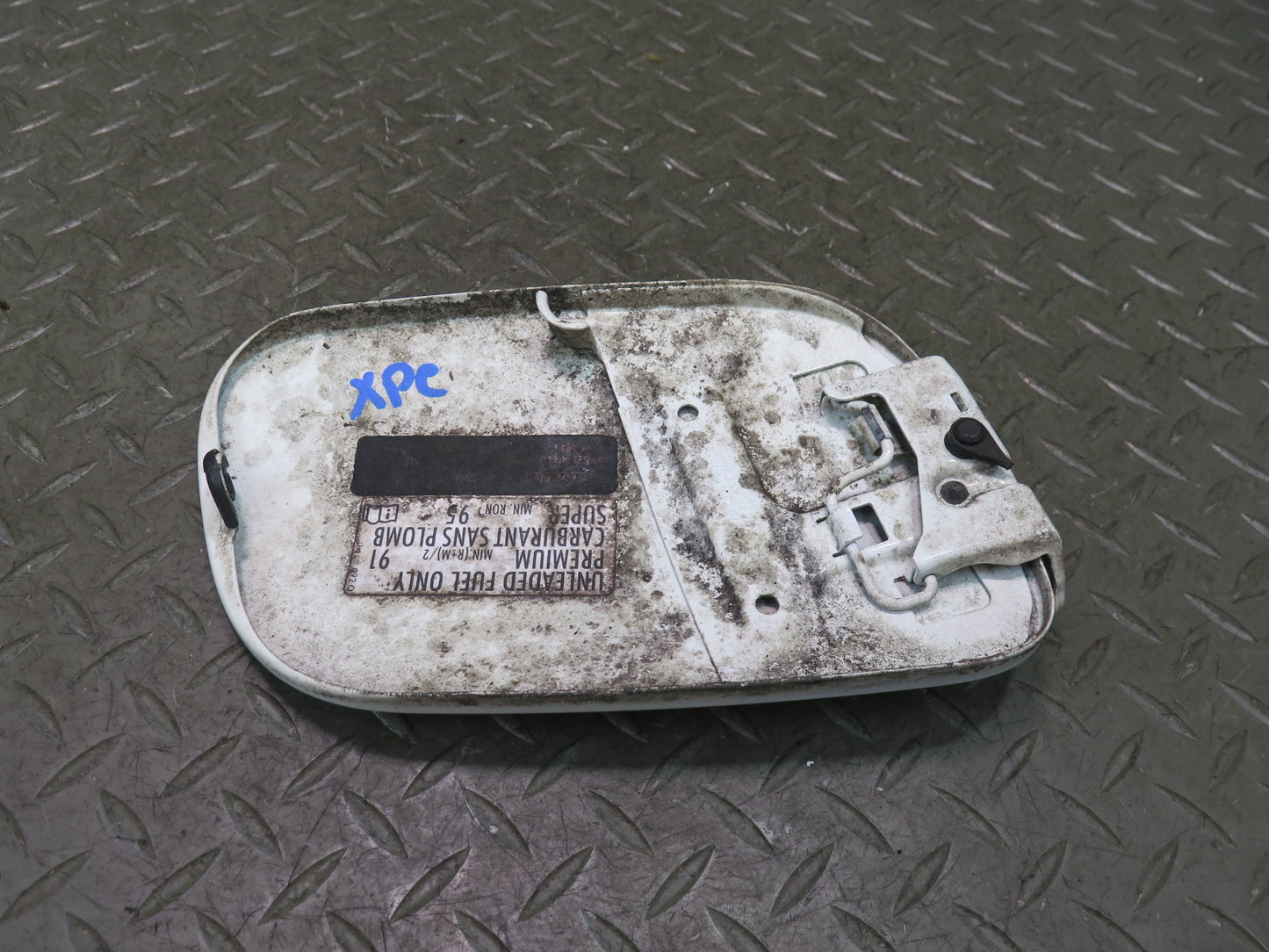 2003-2010 Porsche Cayenne 957 Fuel Tank Filler Door Lid Cover