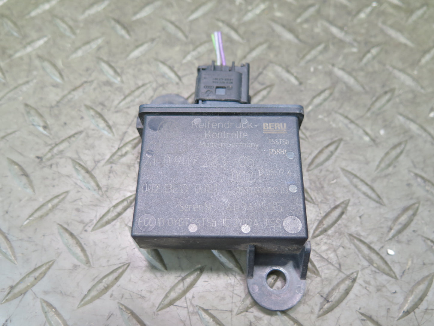 2003-2010 Porsche Cayenne 957 TPMS Tire Pressure Monitor Sensor Module