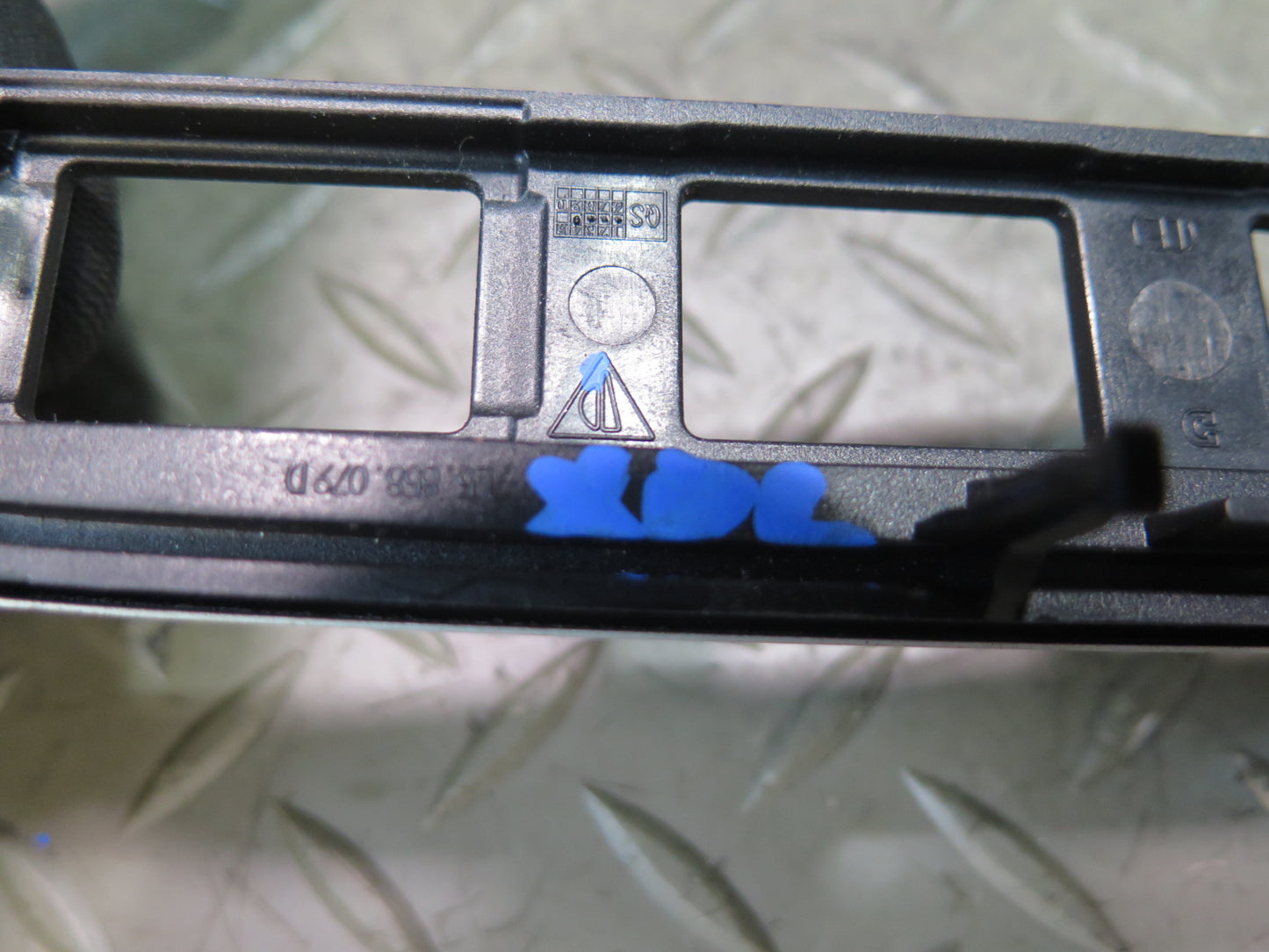 2003-2010 Porsche Cayenne 957 Dash Center Trim Bezel Cover Panel 7L5858079D