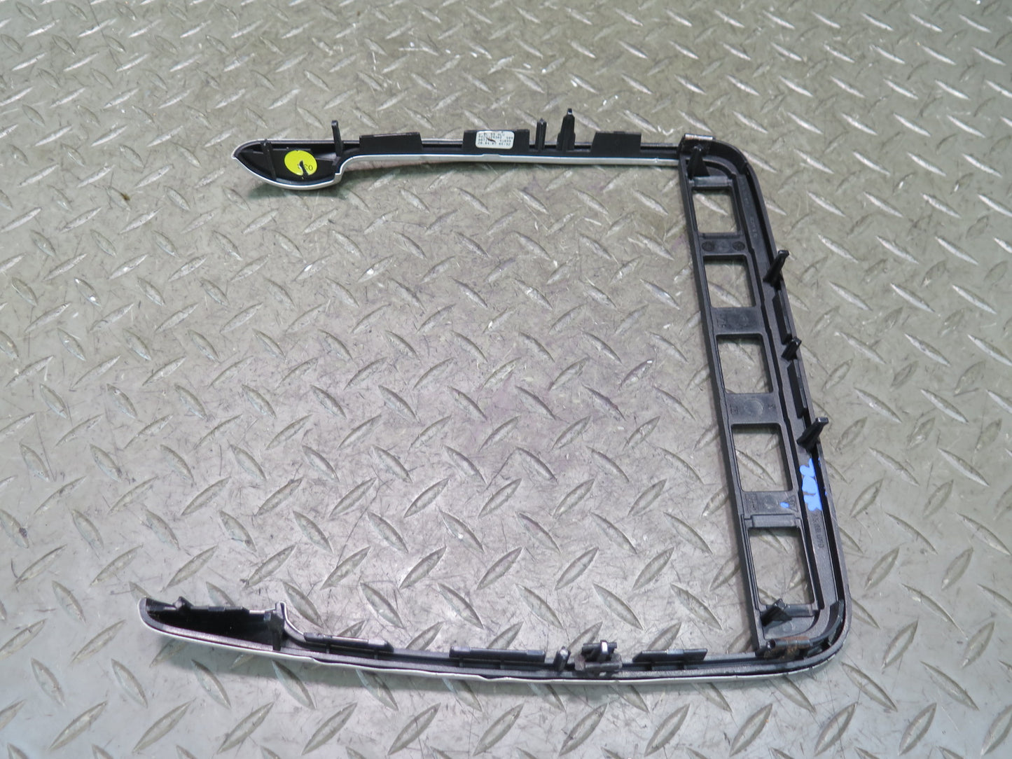 2003-2010 Porsche Cayenne 957 Dash Center Trim Bezel Cover Panel 7L5858079D