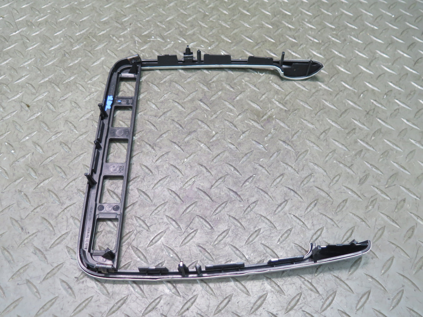 2003-2010 Porsche Cayenne 957 Dash Center Trim Bezel Cover Panel 7L5858079D