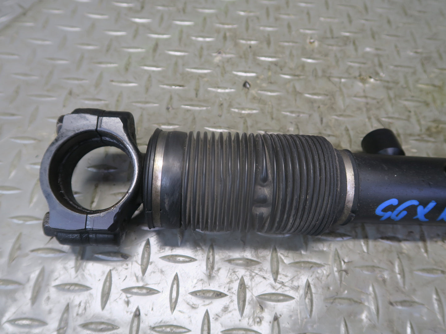 2010-2013 Lexus URJ150L GX460 AWD Rear Stabilizer Hydraulic Cylinder 48885-60030