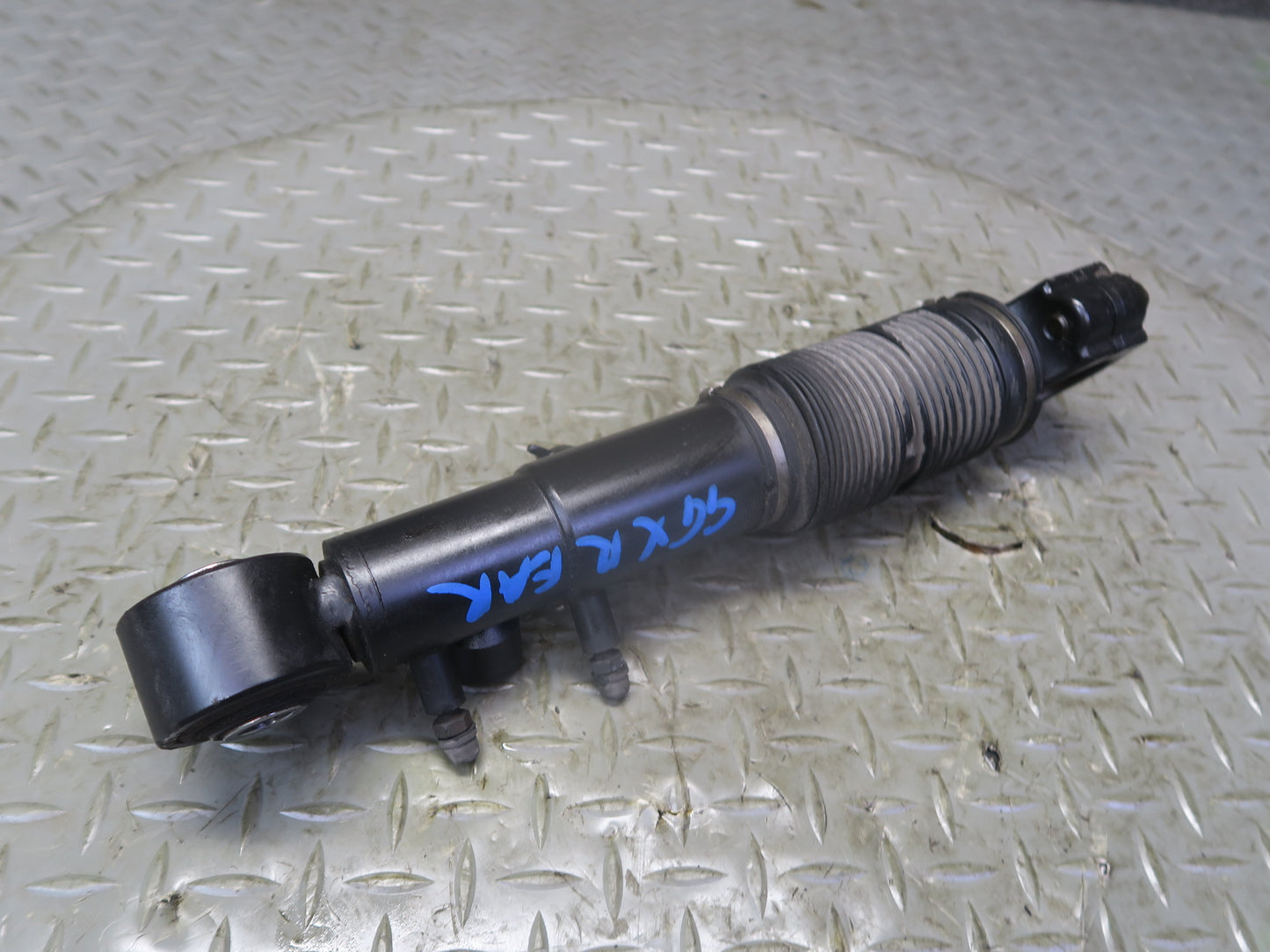 2010-2013 Lexus URJ150L GX460 AWD Rear Stabilizer Hydraulic Cylinder 48885-60030