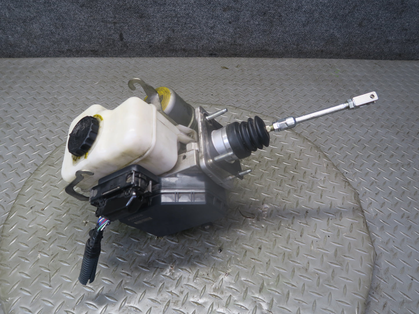 2011 Lexus URJ150L GX460 ABS Pump & Brake Master Cylinder Assembly OEM