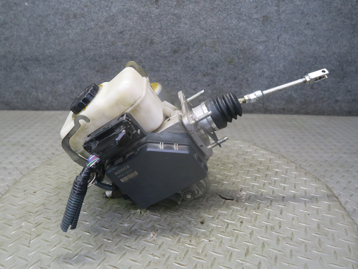 2011 Lexus URJ150L GX460 ABS Pump & Brake Master Cylinder Assembly OEM
