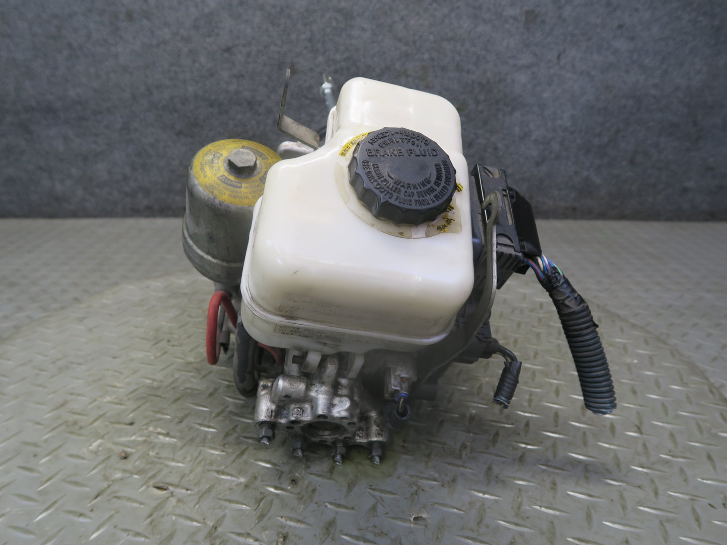 2011 Lexus URJ150L GX460 ABS Pump & Brake Master Cylinder Assembly OEM