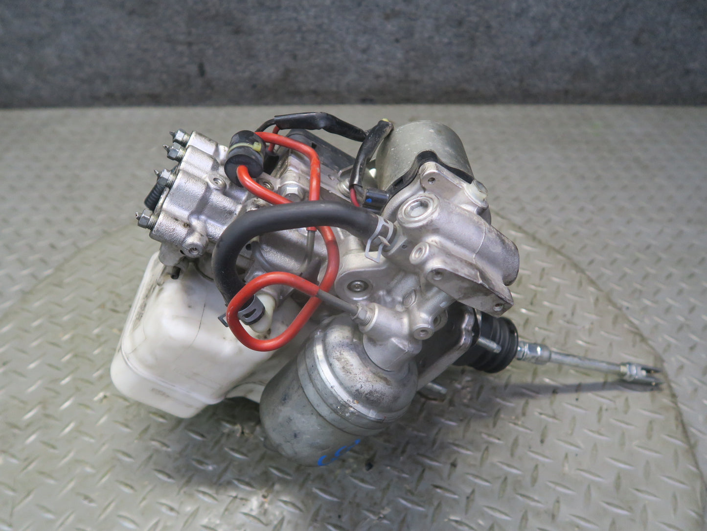 2011 Lexus URJ150L GX460 ABS Pump & Brake Master Cylinder Assembly OEM