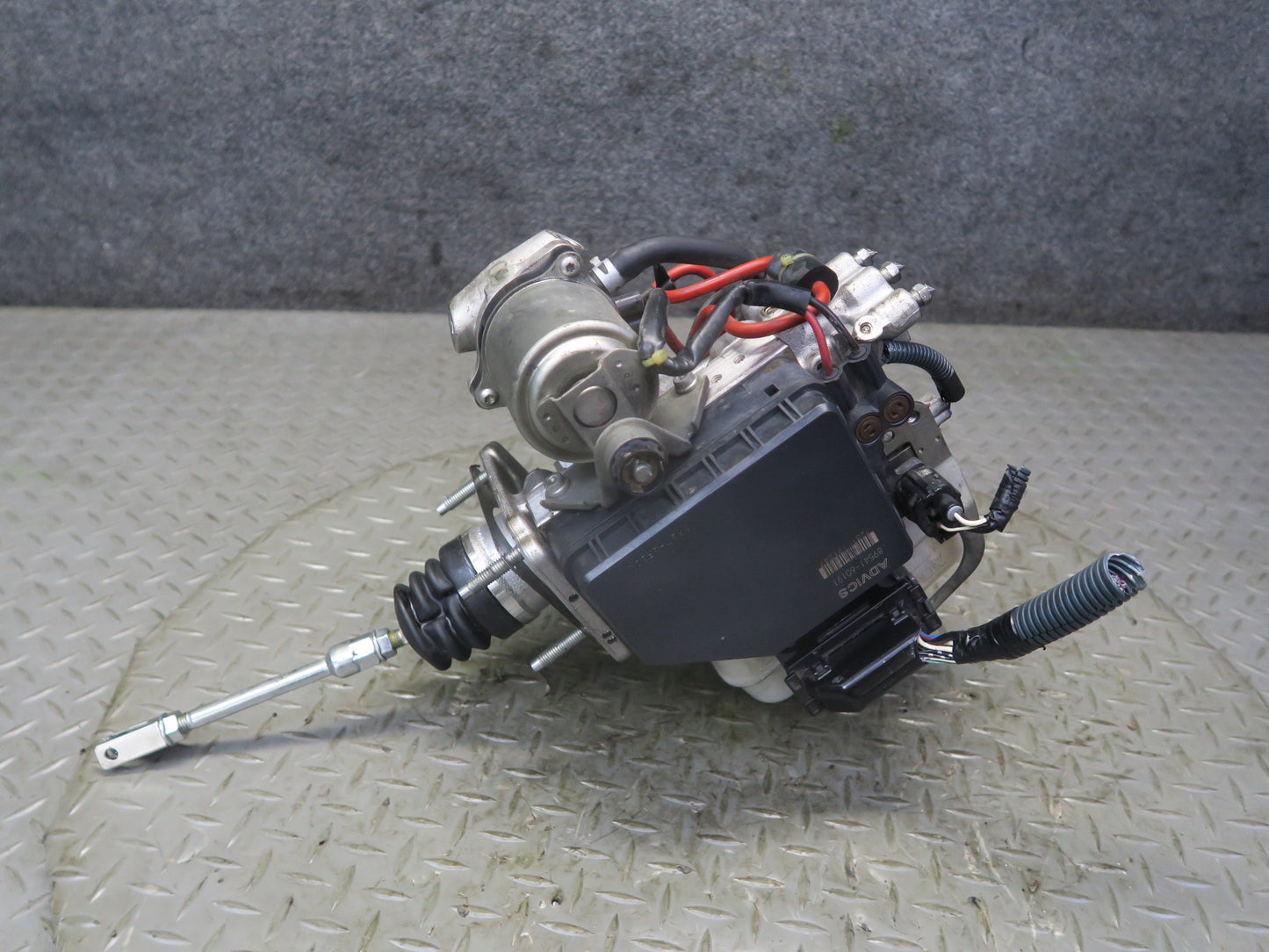 2011 Lexus URJ150L GX460 ABS Pump & Brake Master Cylinder Assembly OEM
