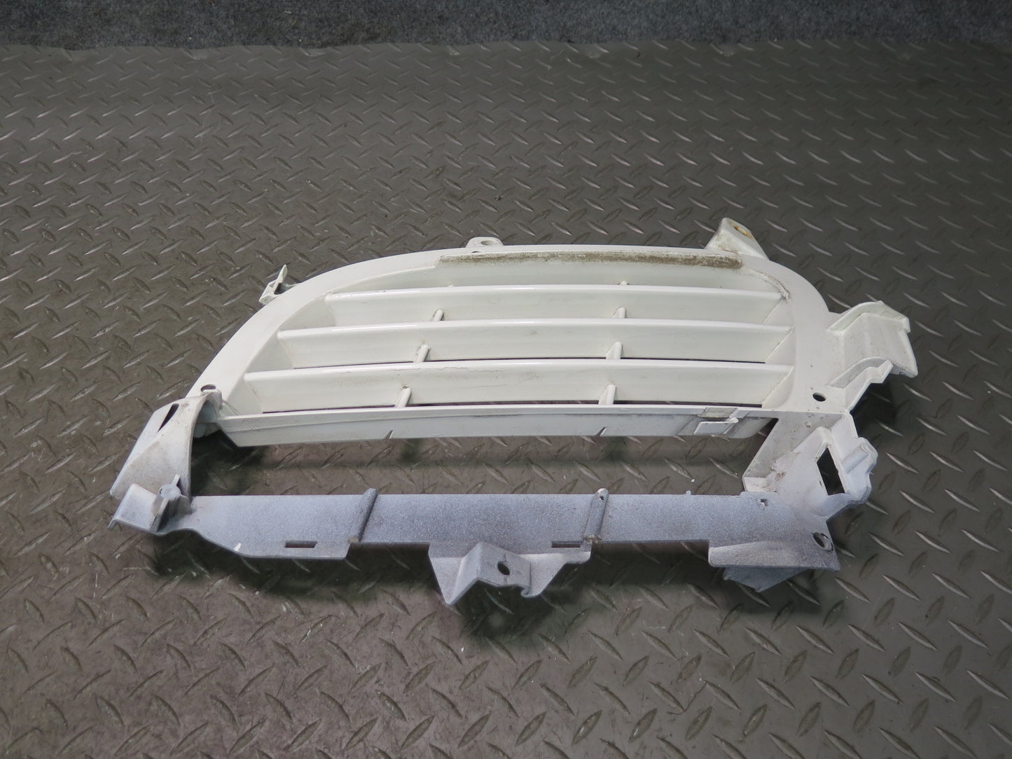 2008-2010 Porsche Cayenne 957 Turbo Front Bumper Left & Right Grille Set of 2