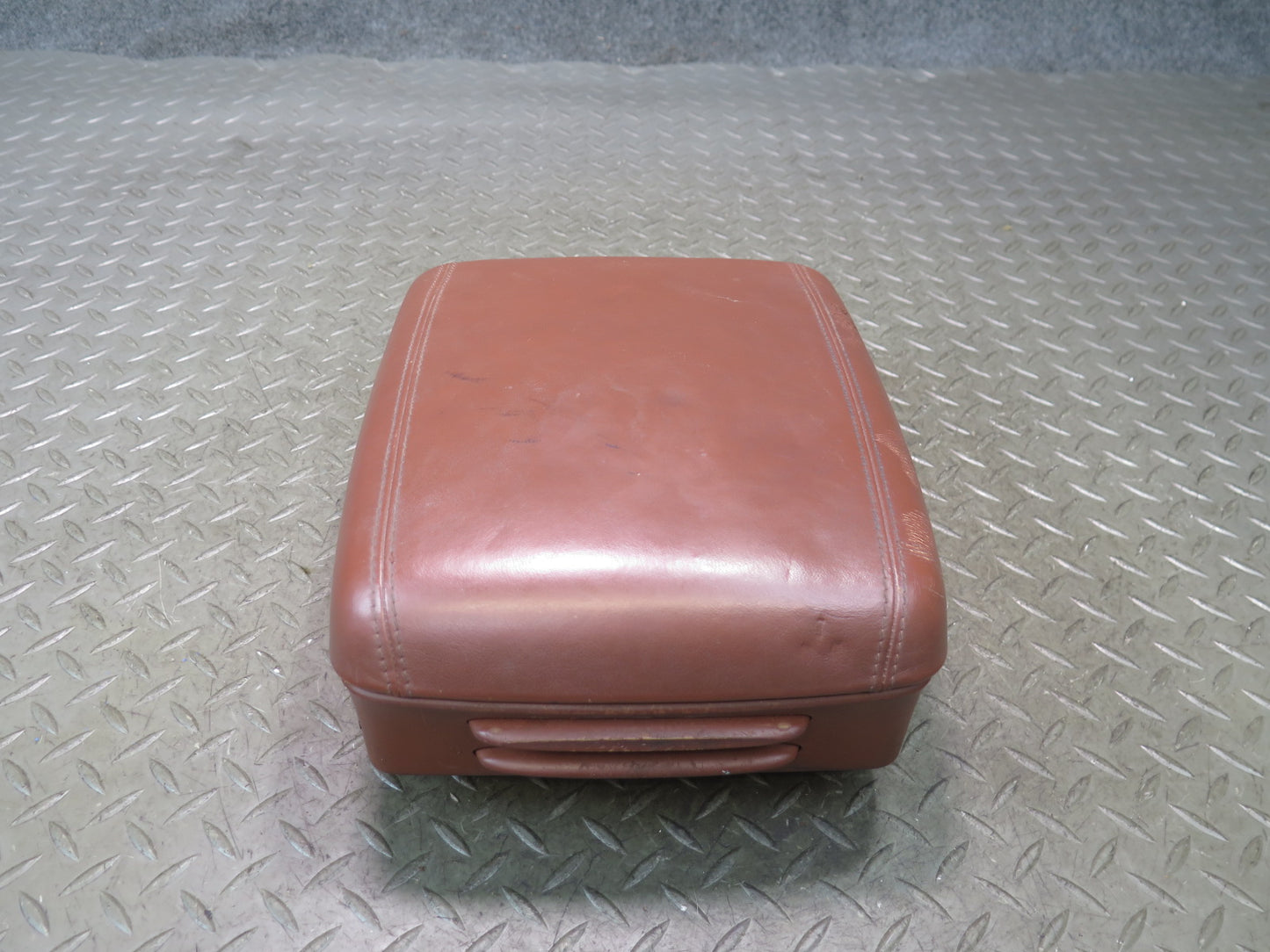 2003-2010 Porsche Cayenne 955 Center Console Leather Armrest Compartment Storage