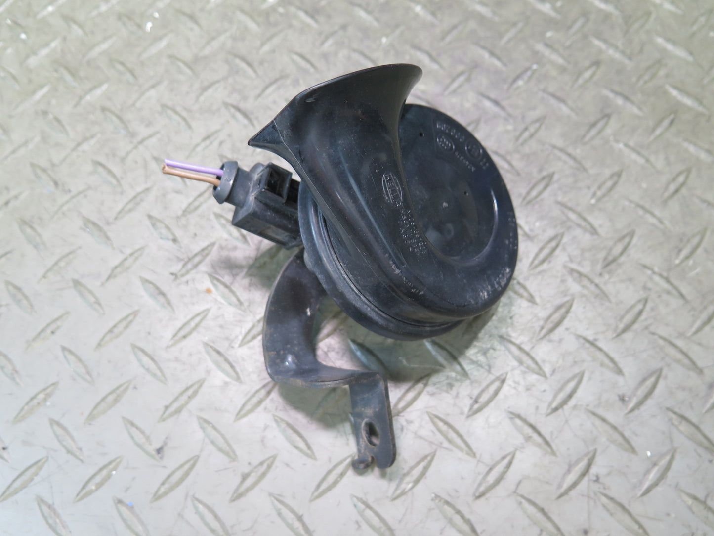 2003-2010 Porsche Cayenne 957 High & Low Tone Note Pitch Horn Signal Set of 2