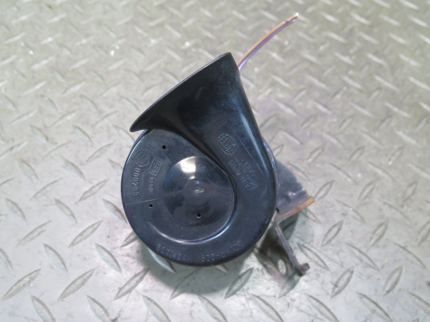 2003-2010 Porsche Cayenne 957 High & Low Tone Note Pitch Horn Signal Set of 2