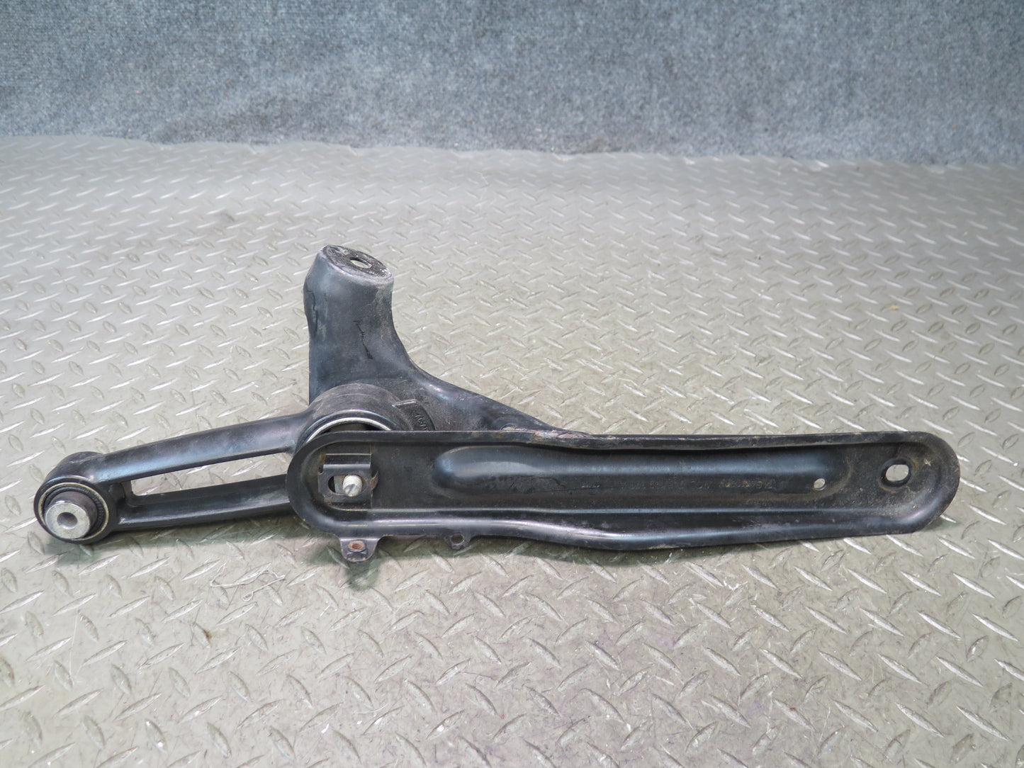 2003-2010 Porsche Cayenne 957 Turbo Engine Right Mount Brace Bracket 7L5199373A