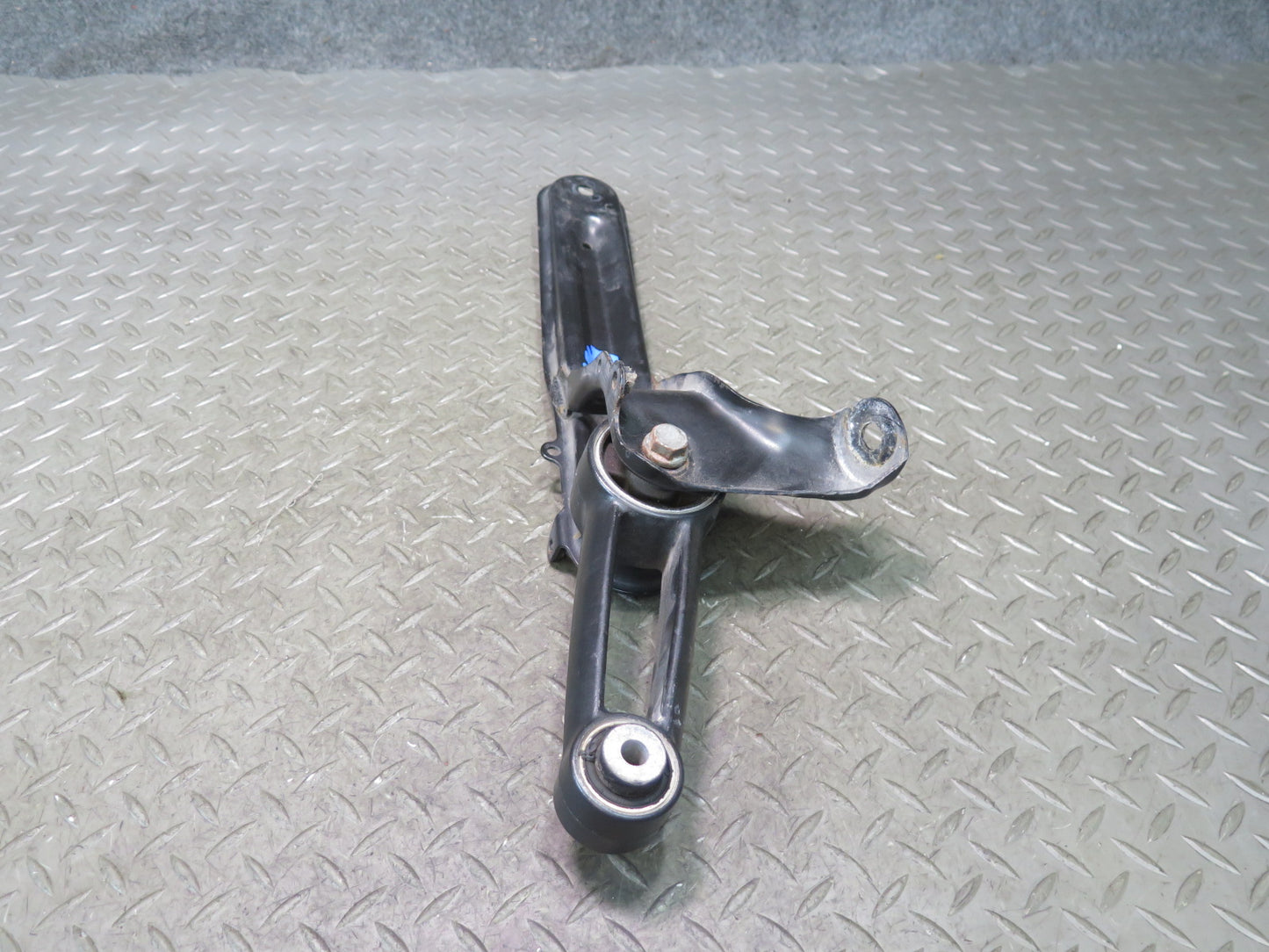 2003-2010 Porsche Cayenne 957 Turbo Engine Right Mount Brace Bracket 7L5199373A
