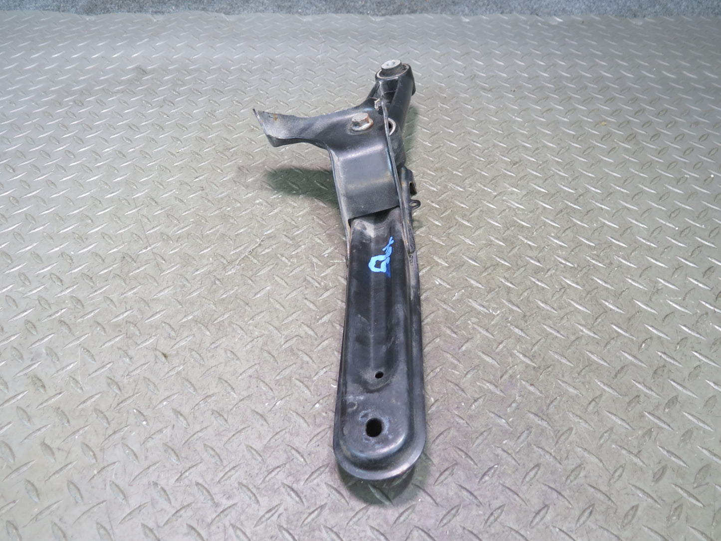 2003-2010 Porsche Cayenne 957 Turbo Engine Right Mount Brace Bracket 7L5199373A