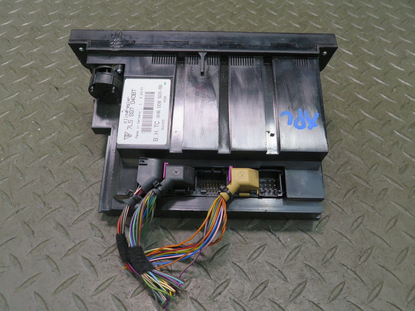 2008-2010 Porsche Cayenne 957 Front A/C Heater Climate Control Switch Panel
