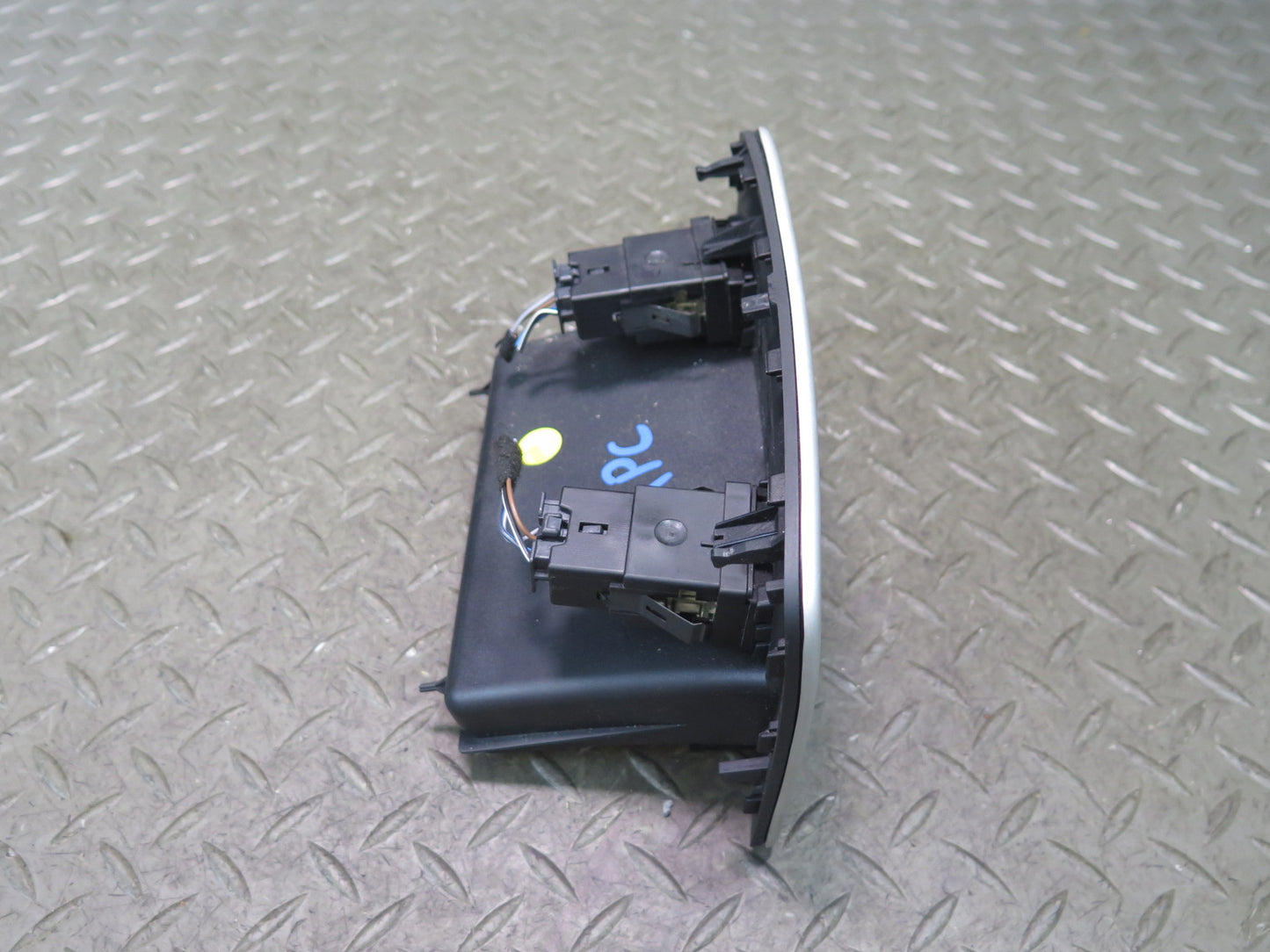 2003-2010 Porsche Cayenne 957 Rear Center Console Trim Panel Heated Seat Switch