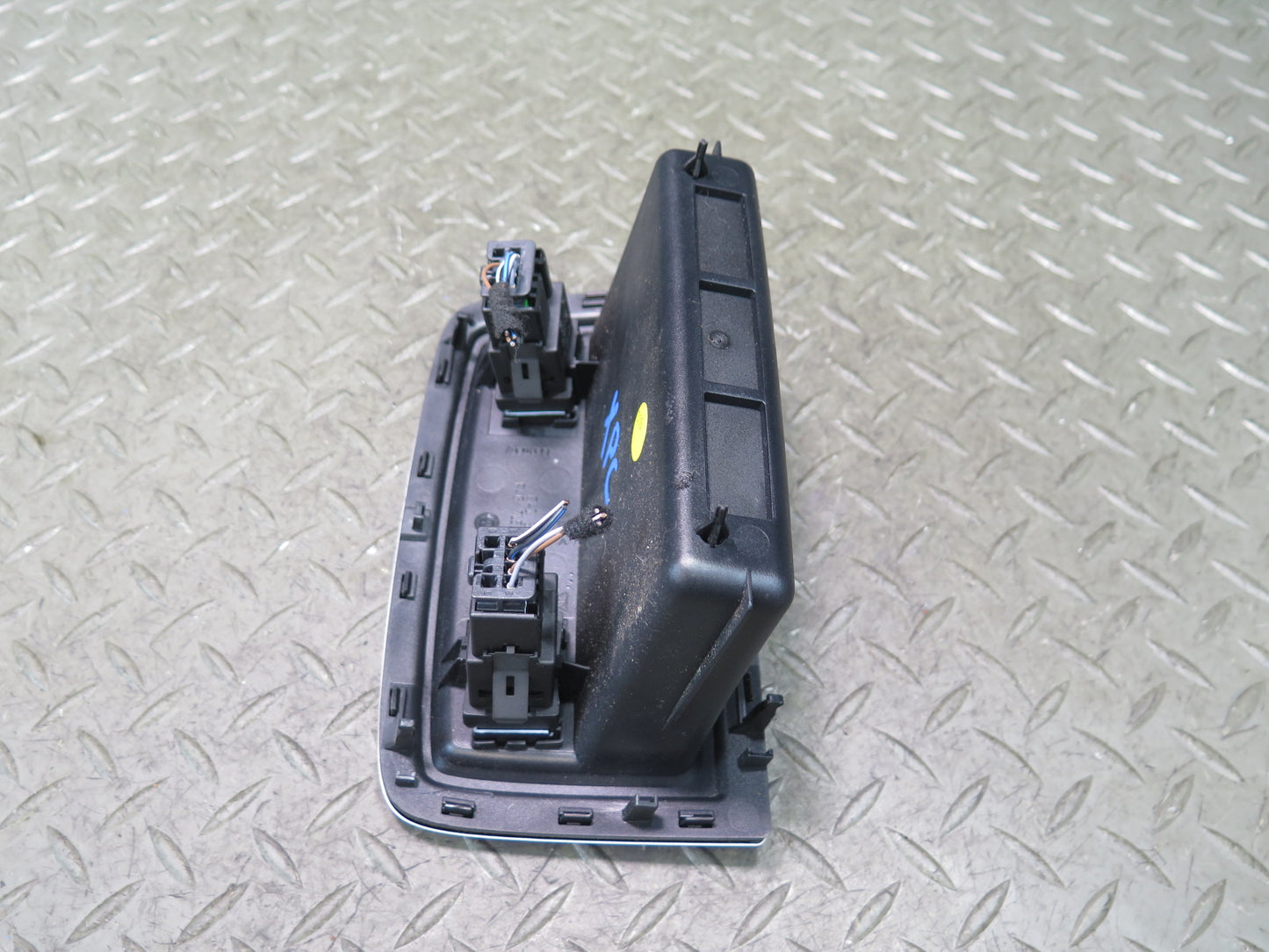 2003-2010 Porsche Cayenne 957 Rear Center Console Trim Panel Heated Seat Switch