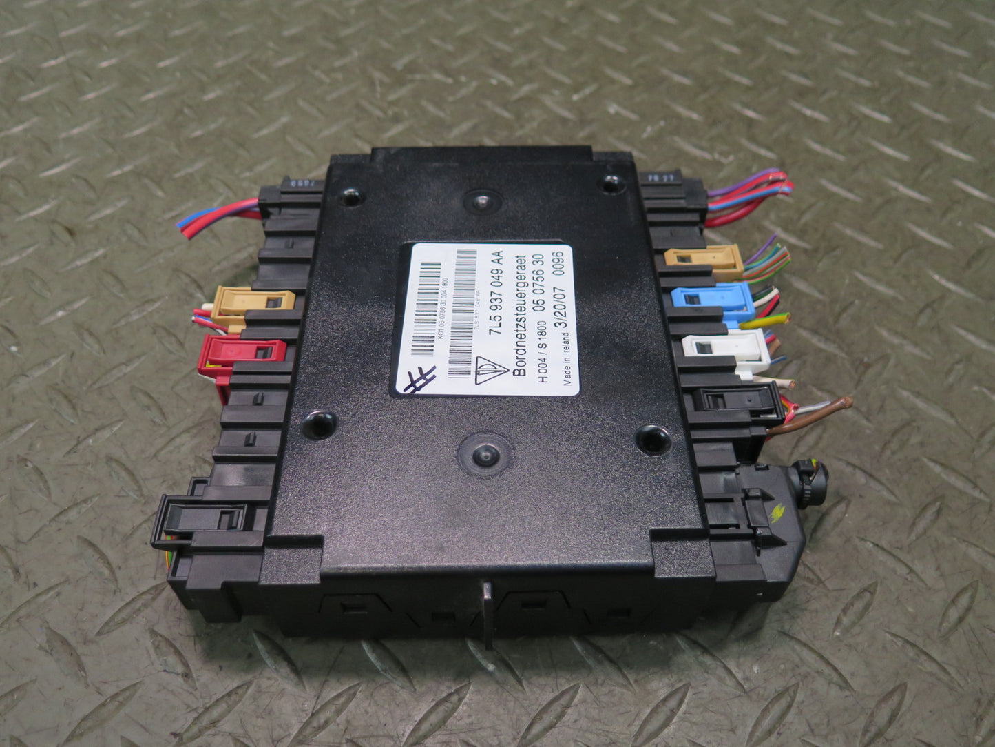 2008-2010 Porsche Cayenne 957 Body Control Module Unit BCM BCU 7L5937049AA